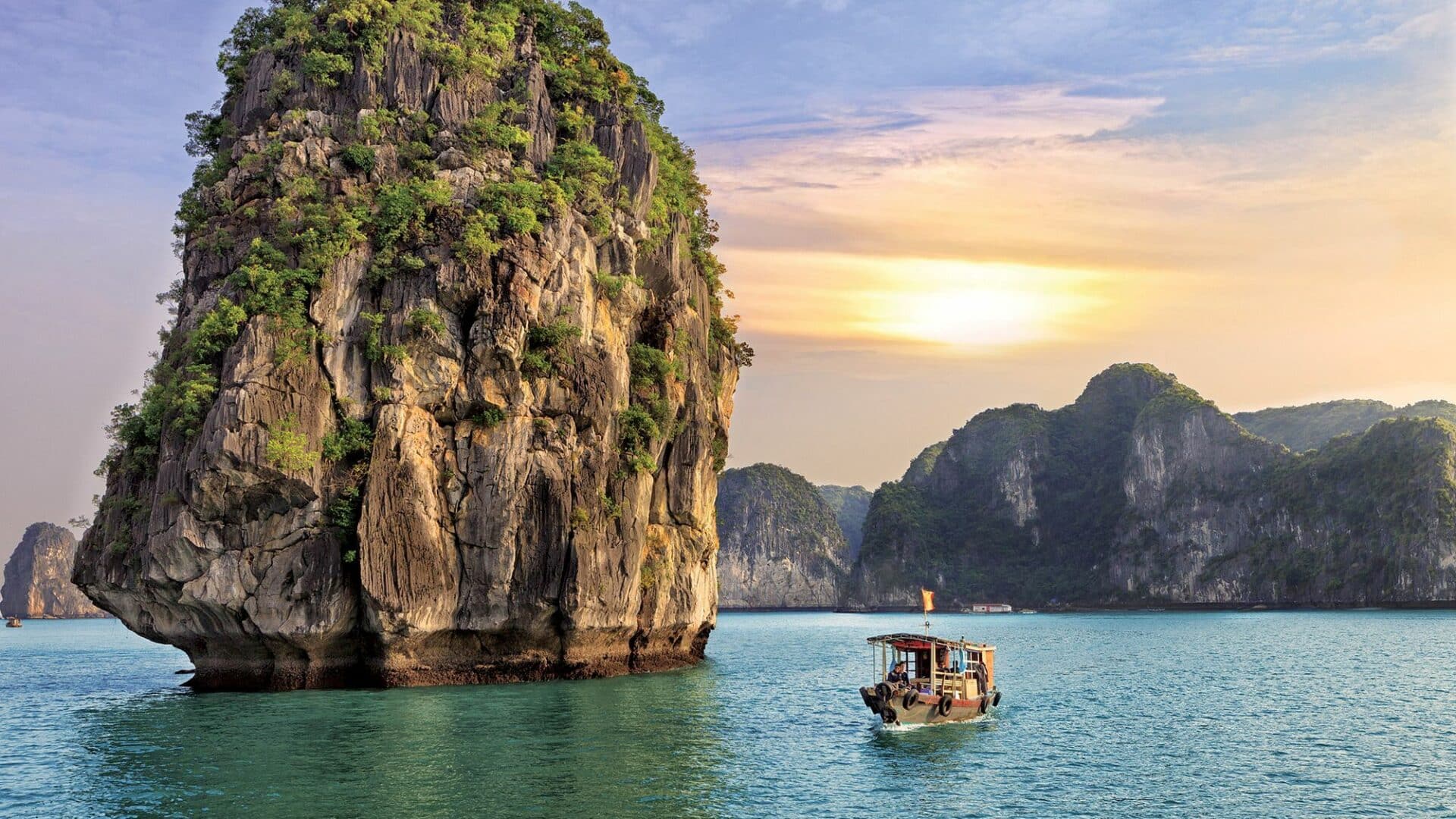 Halong Bay Rocky areas