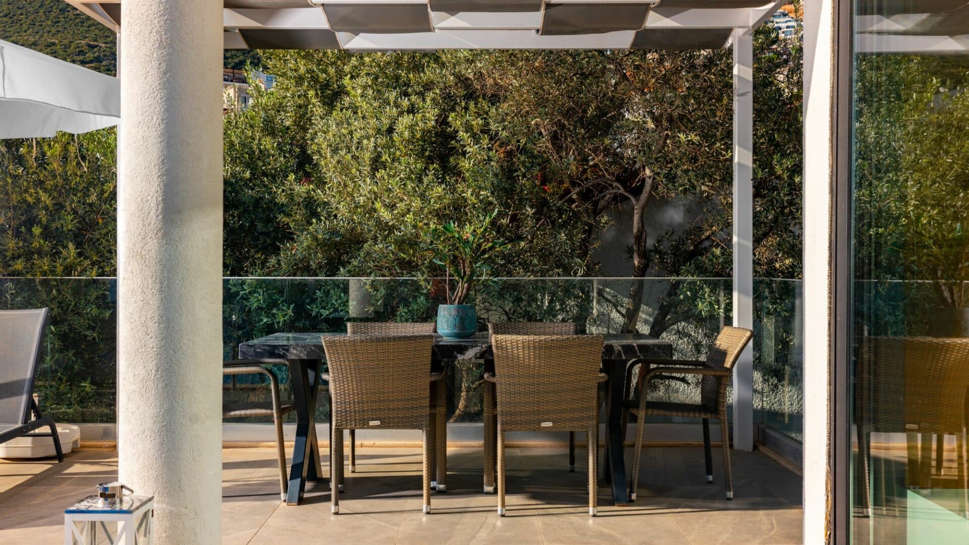 Villa Naz alfresco dining area