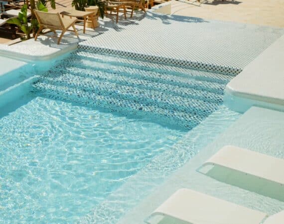 Lures beach club