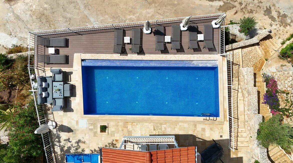 Villa Iris gorgeous swimming pool