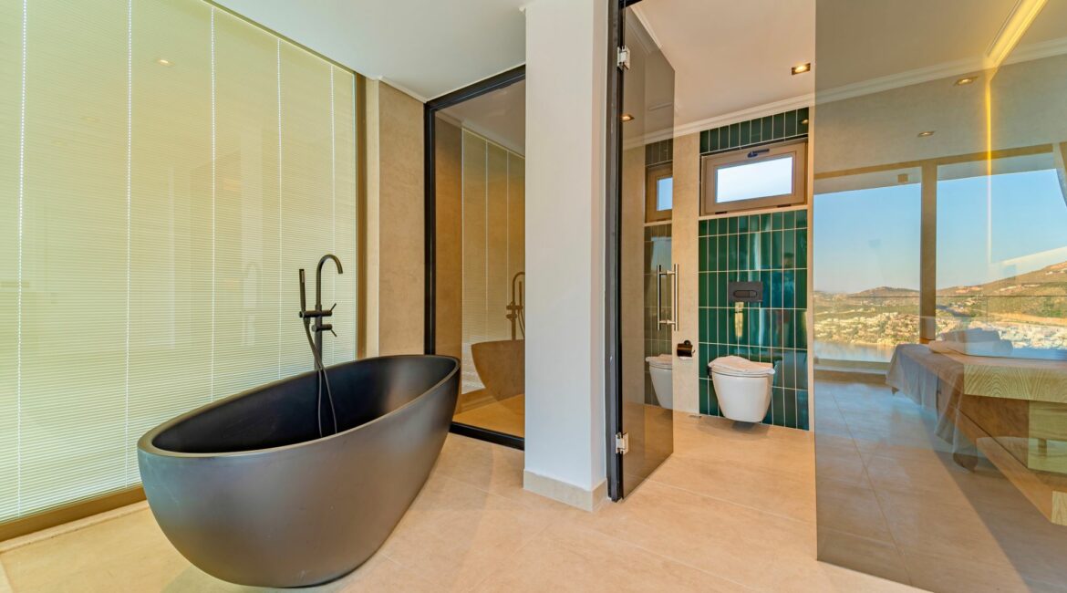 Villa Nobles Rox en-suite bathrooms