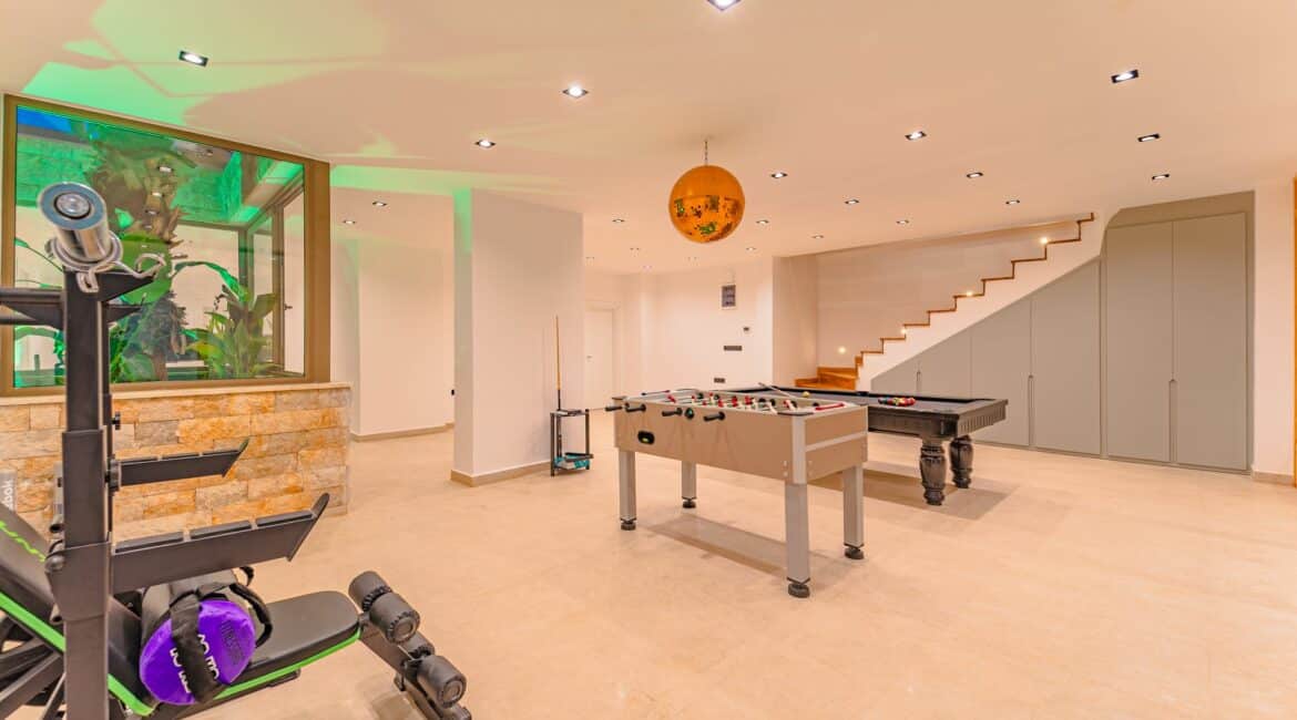 Villa Nobles Rox games room and gym equipment 2