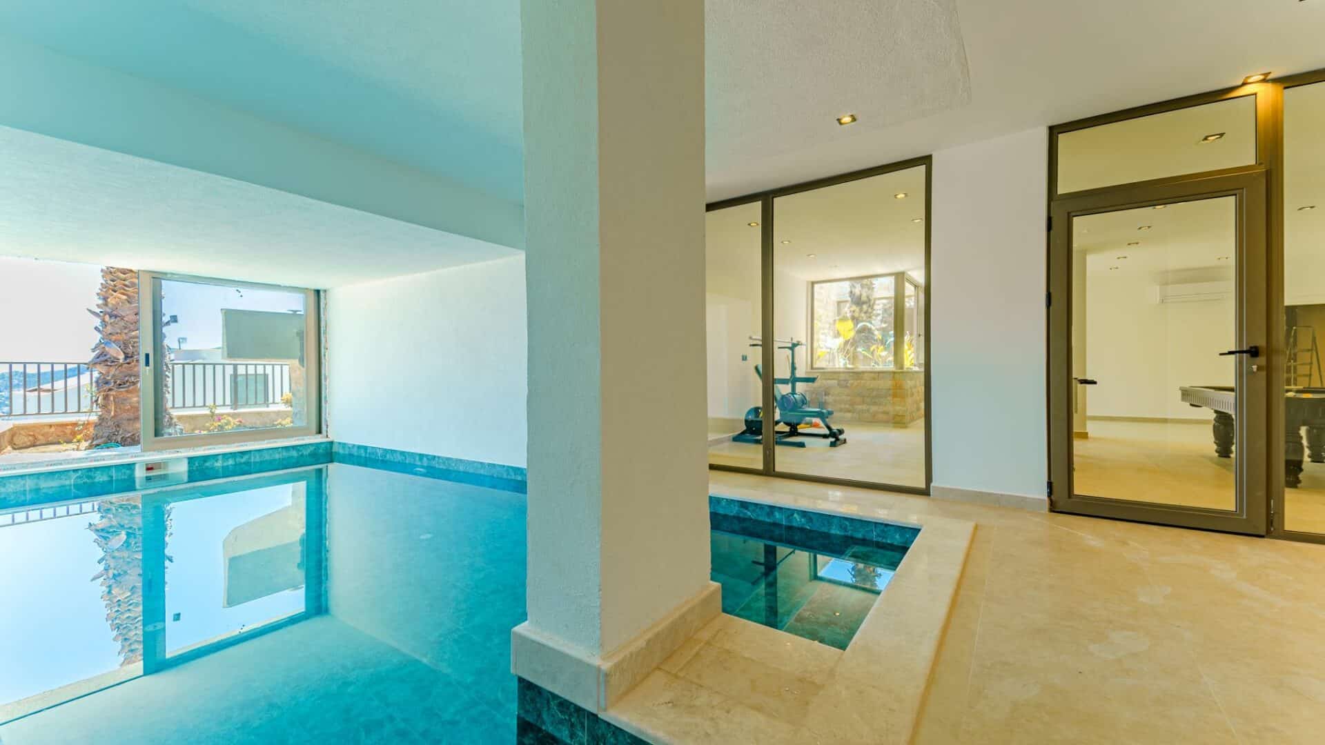 Villa Nobles Rox indoor pool