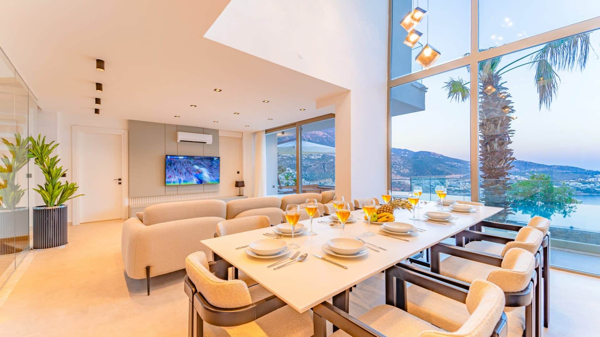 Villa Nobles Rox open plan dining space and epansive bay views