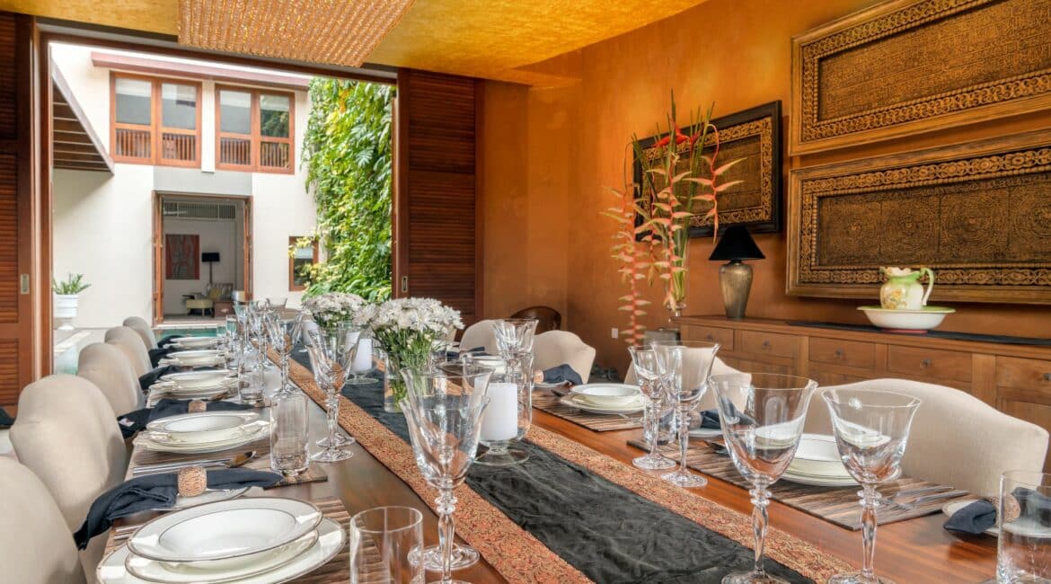 ISHQ Elegant Dining Room