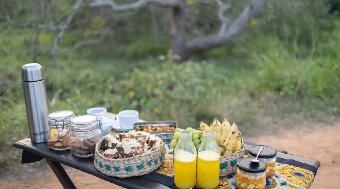 Leopard Trails Wilpattu breakfasts on the move