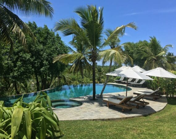 Tekanda Lodge swimming pool and uninterrupted blue skies