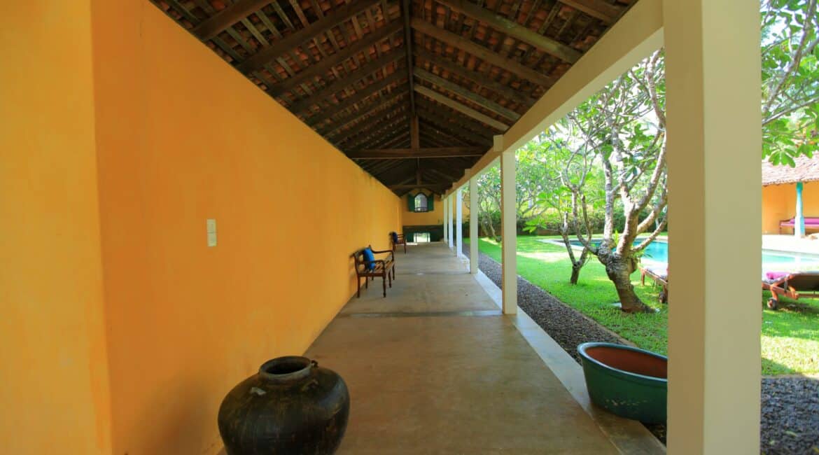 The Last House beautifully presented exteroirs