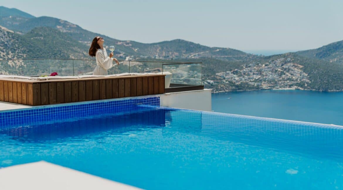 Villa Anatolia 4 Kalkan infinity pool and Kalkan bay views