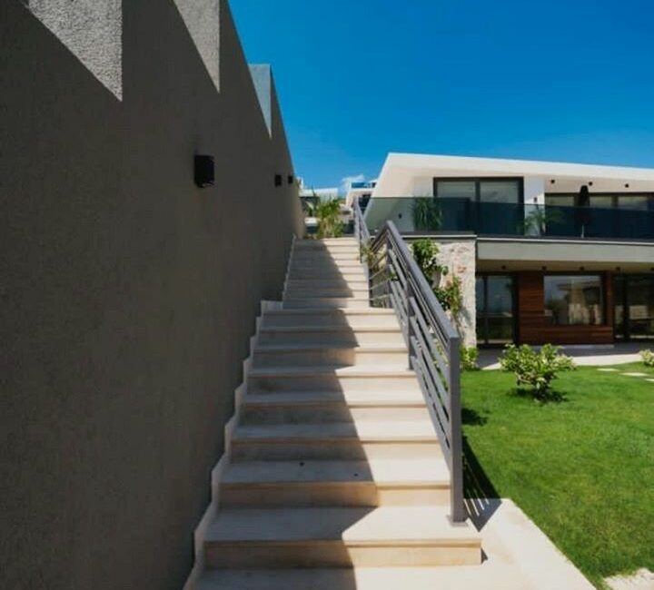 Villa Ayse Kalamar Bay staircase to the garden