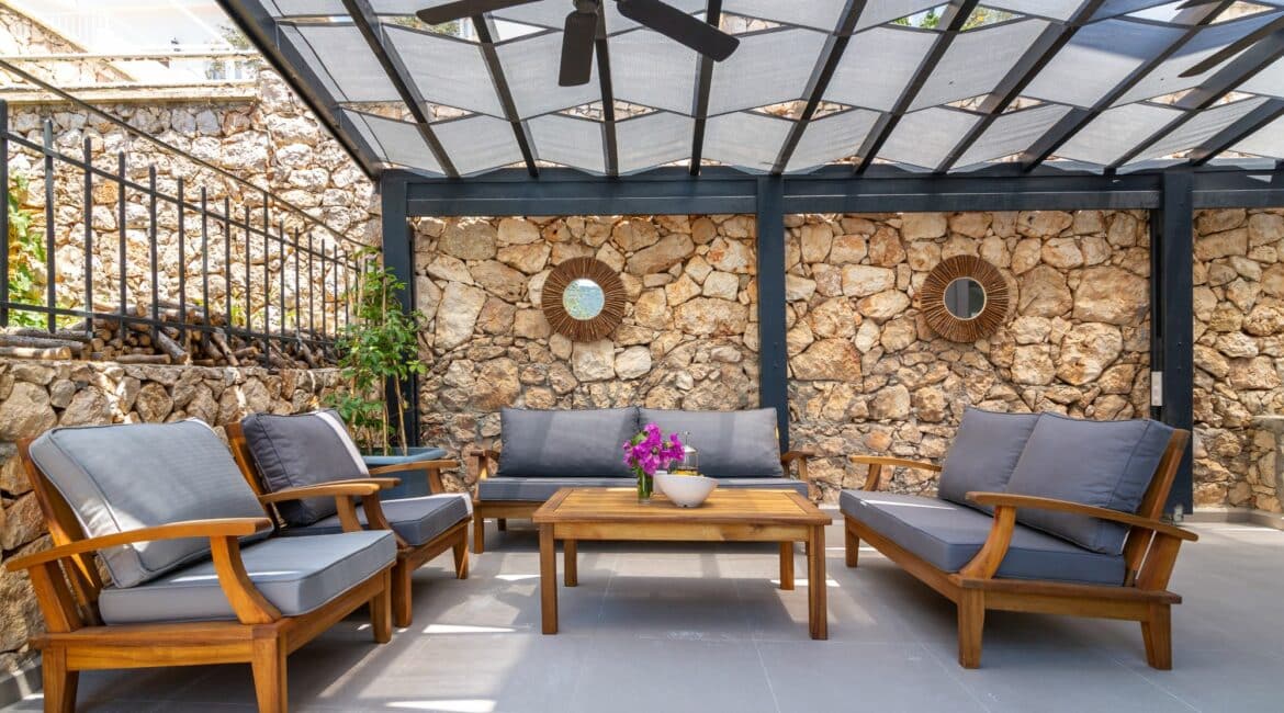 Villa Bay Life Relaxing Under the shade of a pergola