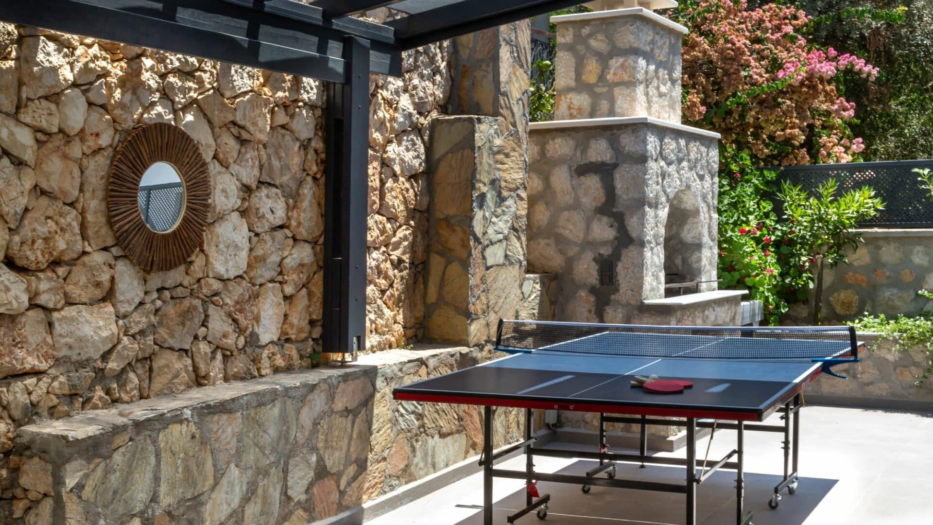 Villa Bay Life Table Tennis