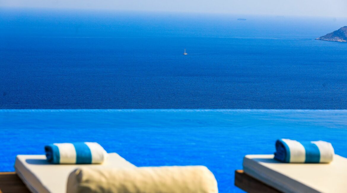 Villa Beverley Hills Kalkan an infinity pool you can drift off in