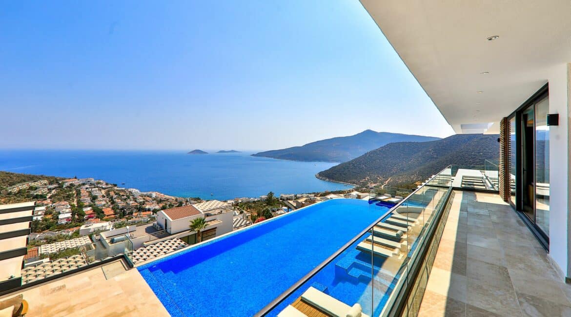 Villa Beverley Hills Kalkan large swimming pool