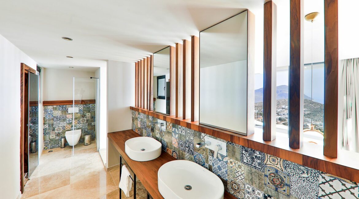 Villa Beverley Hills Kalkan stunning bathrooms