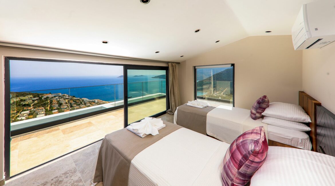 Villa Beverley Hills Kalkan twin bedroom and sea views