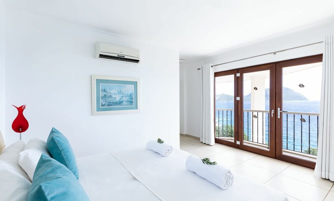 Villa Guney Exclusive in Kalkan Second double bedroom with en suite shower room