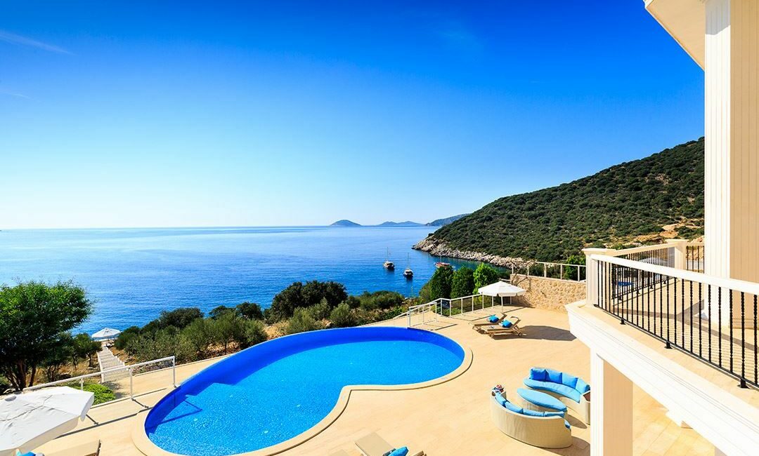 Villa Guney Exclusive in Kalkan and mansion balcony