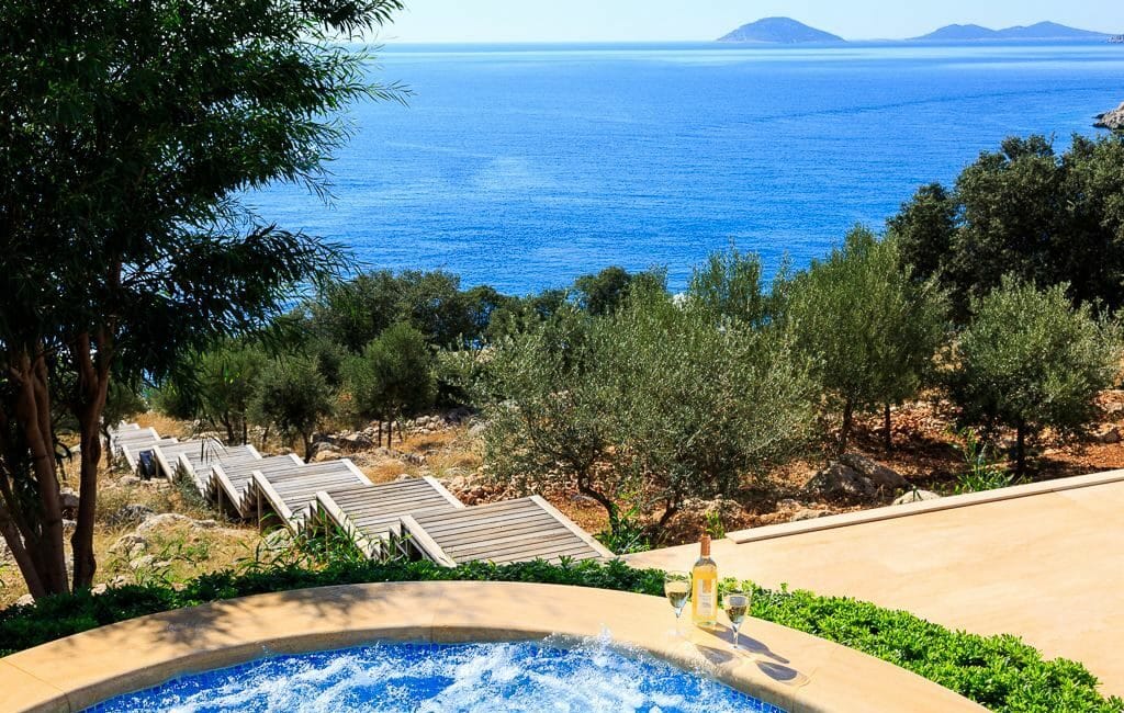 Villa Guney Exclusive in Kalkan jacuzzi and sea views