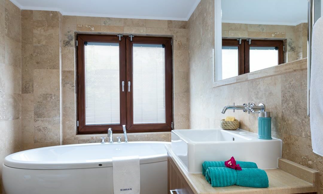 Villa Guney Exclusive in Kalkan large bathroom