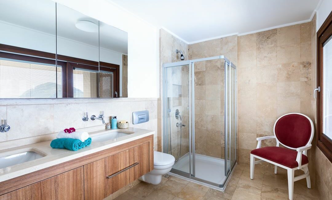 Villa Guney Exclusive in Kalkan large en suite shower room