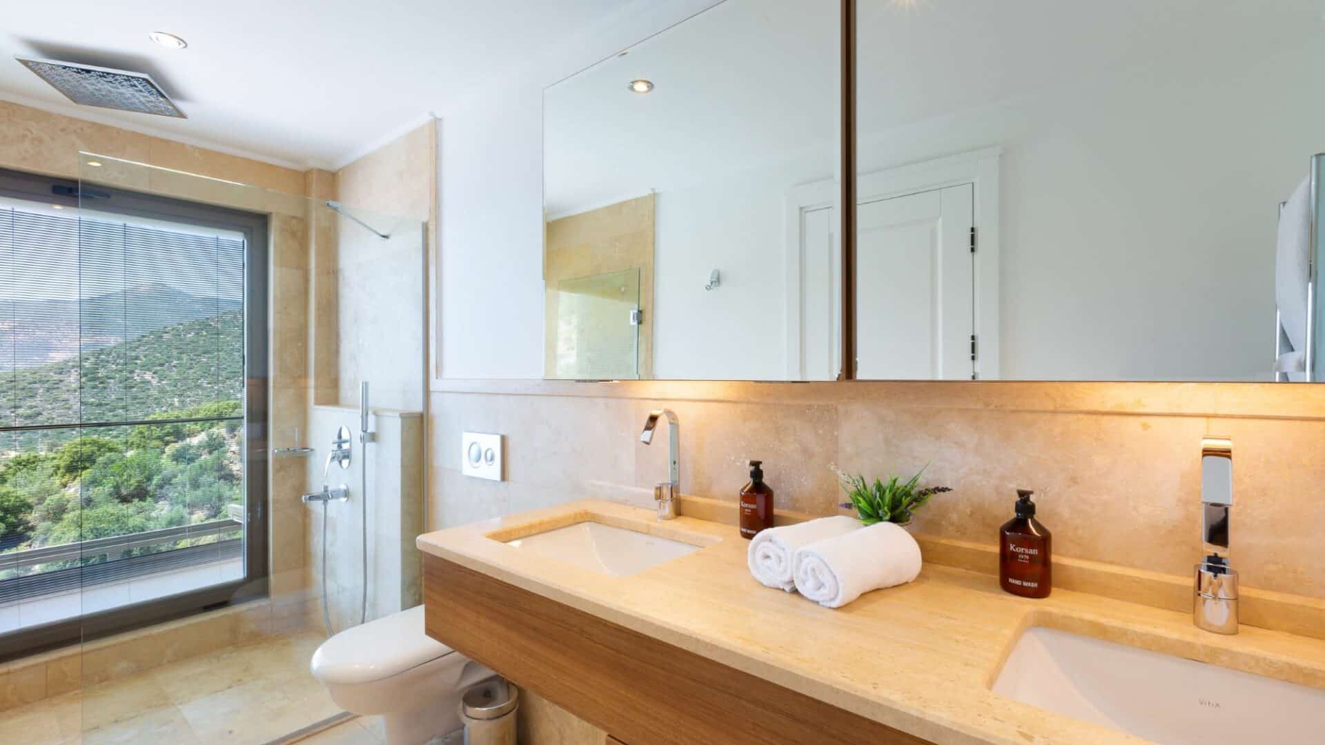 Villa Korsan Kalkan Bathrooms