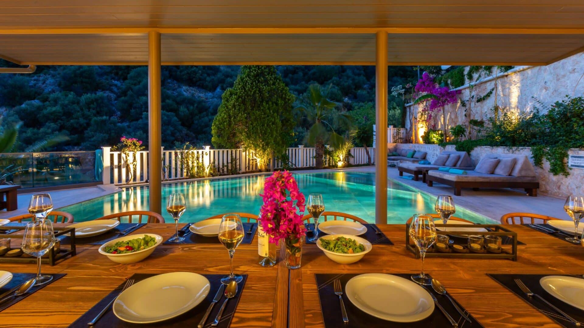 Villa Korsan Kalkan alfresco dining after sunset