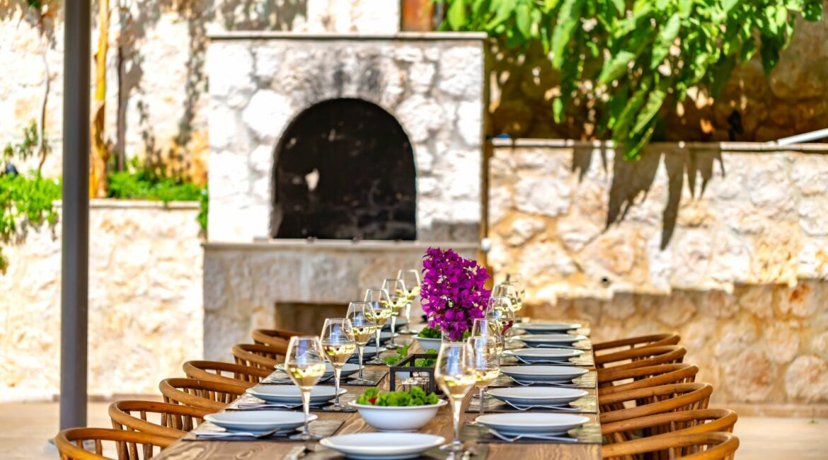 Villa Korsan Kalkan alfresco dining space