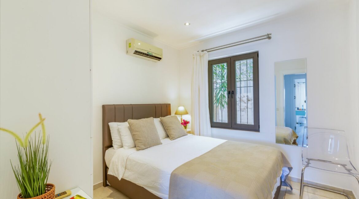 Villa Korsan Kalkan double bedroom white washed walls