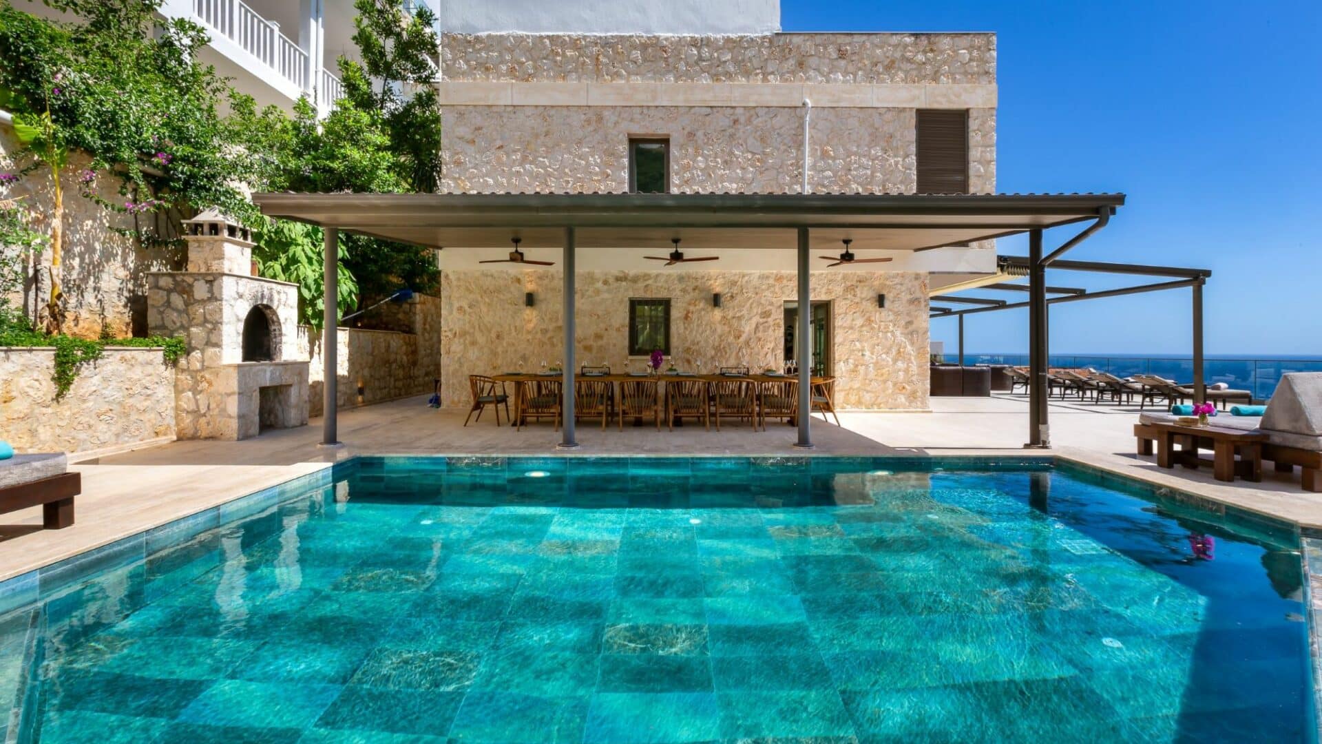 Villa Korsan Kalkan large swimming pool