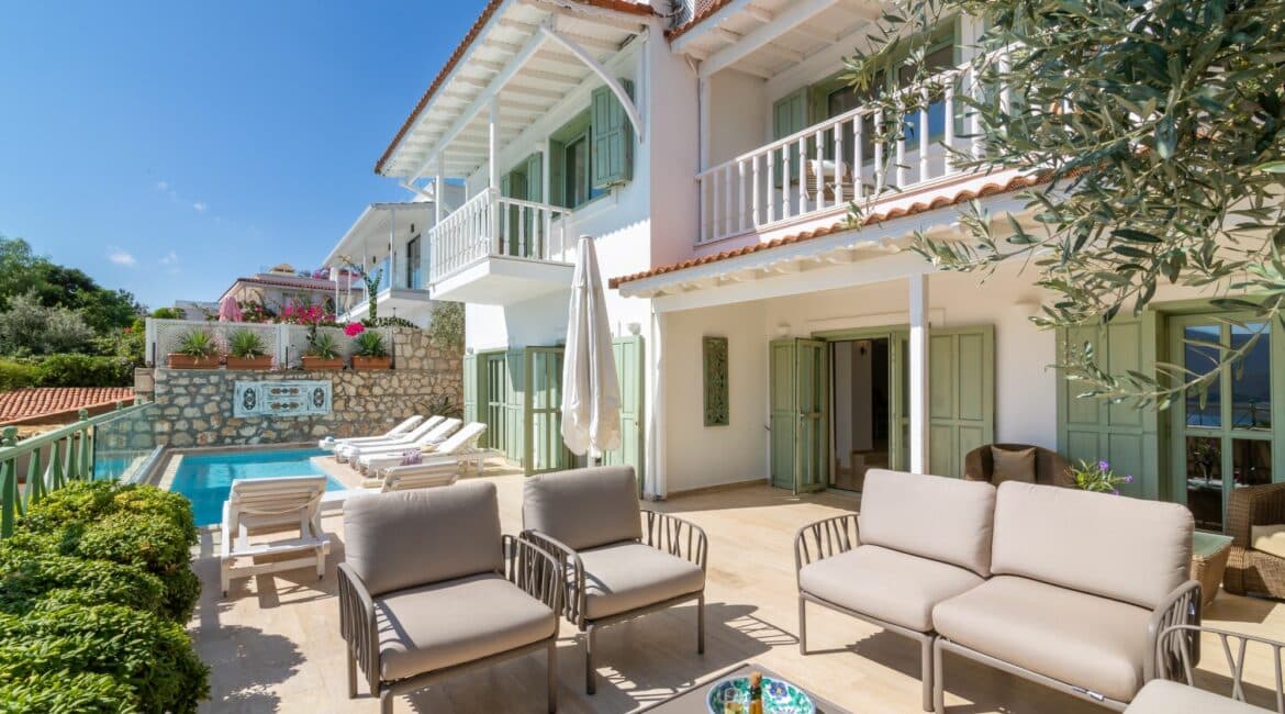 Yesil Ev Villa in Kalkan alfresco seating area