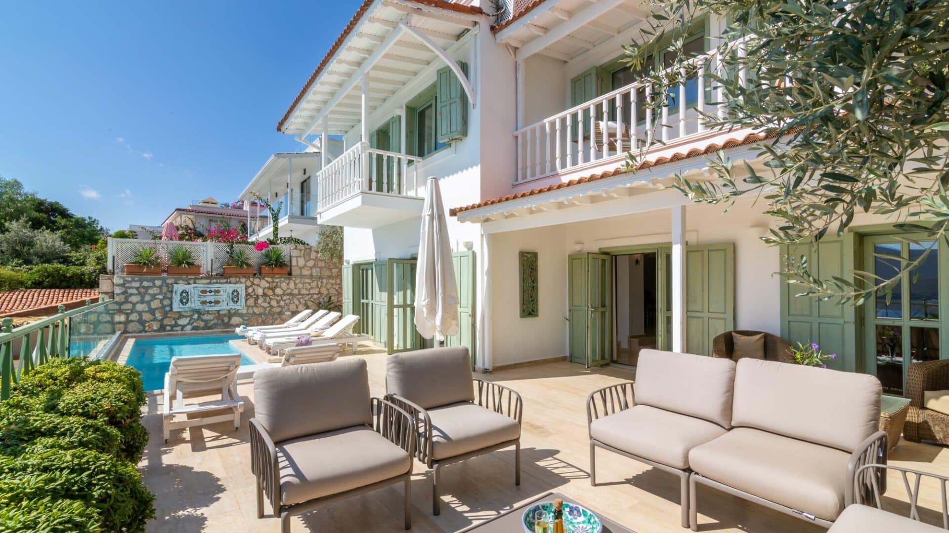 Yesil Ev Villa in Kalkan alfresco seating area