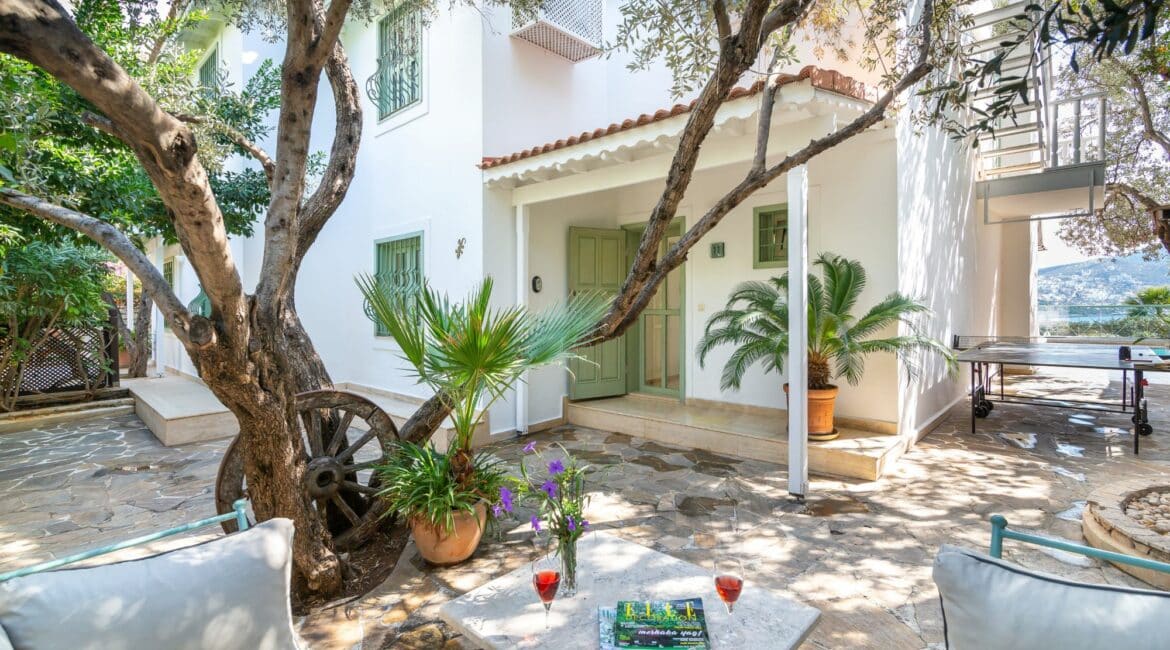 Yesil Ev Villa in Kalkan entrance garden and seating area