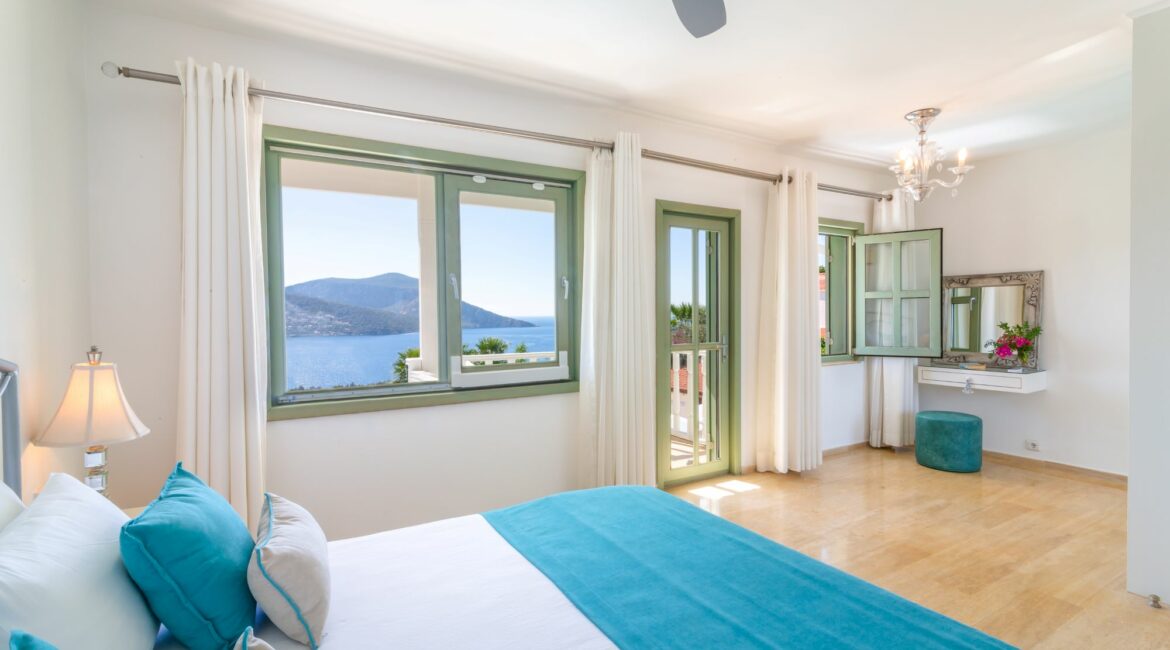 Yesil Ev Villa in Kalkan master double bedroom 1 and sea views