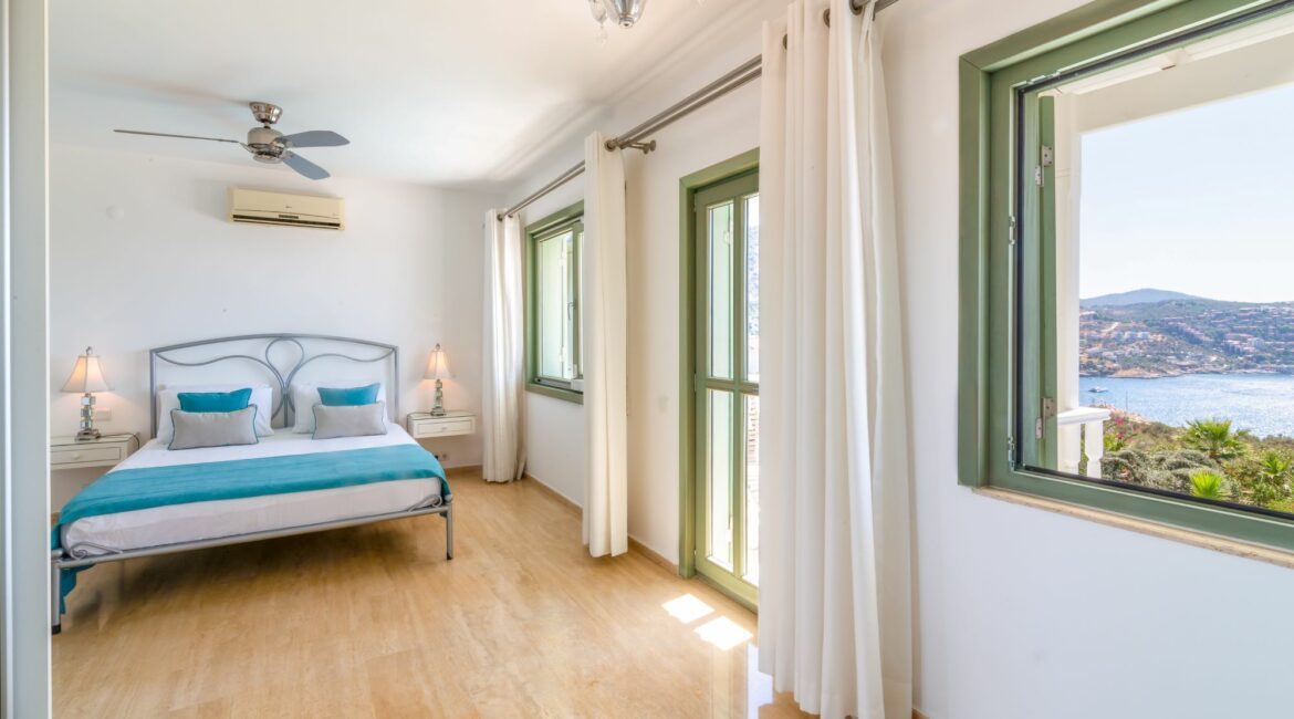 Yesil Ev Villa in Kalkan master double bedroom 1 super spacious interior