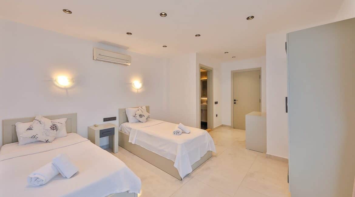 Elif Villas comfy twin bedroom