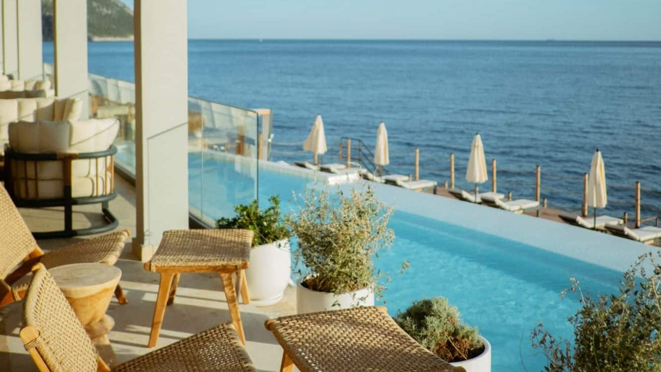 Lures-poolside-and-beach-ambience-V2