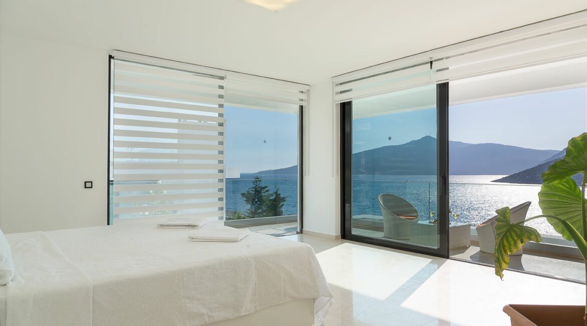 Villa Afsana Kalkan double bedroom glroious sea views and furnished terrace