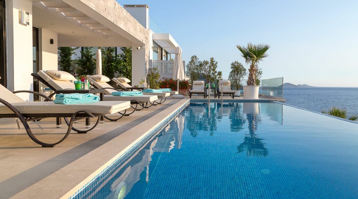 Villa Afsana Kalkan swimming pool and stunning sea views