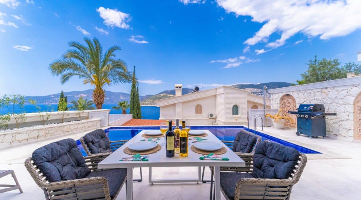 Villa Bahce Kalkan comfy en plein air dining terrace