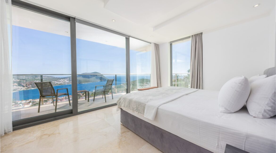 Villa Aslan Kalkan double bedroom with sea views