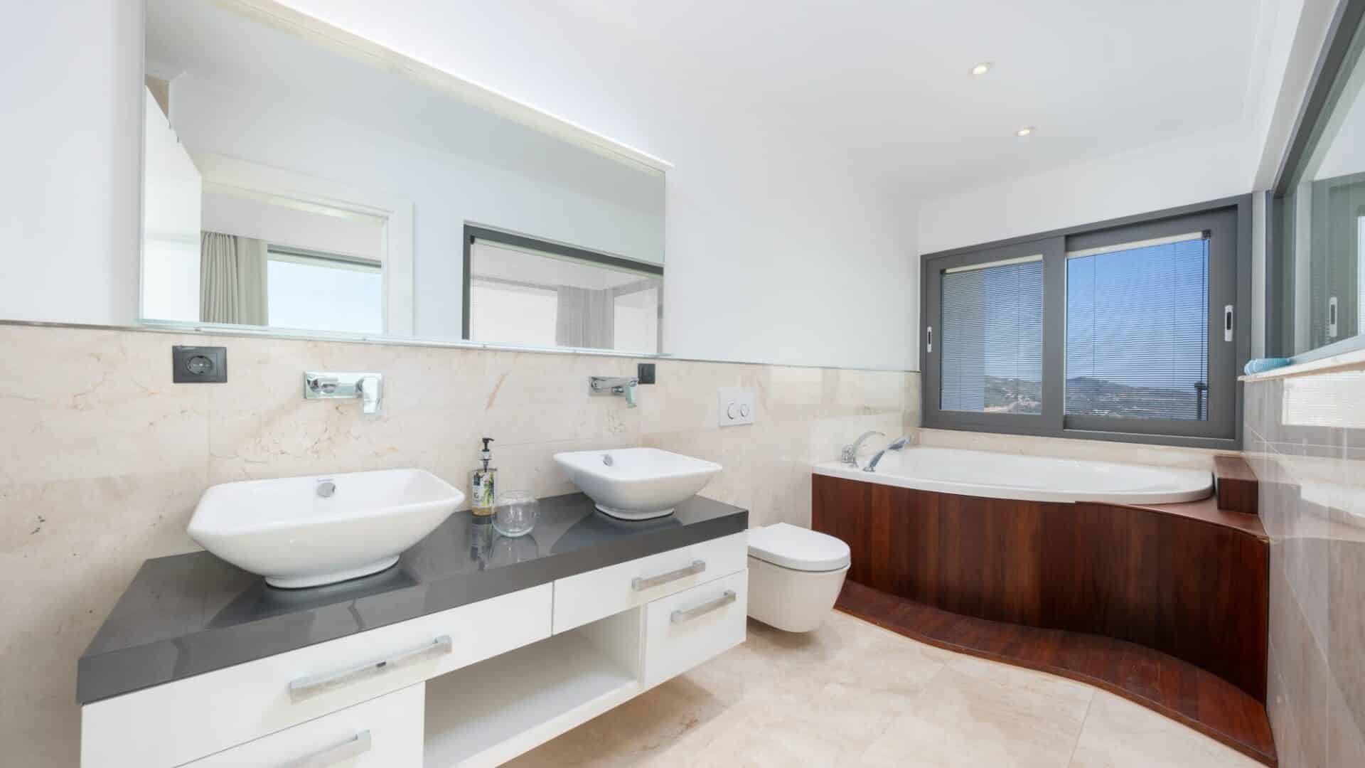 Villa Aslan Kalkan large en suite bathroom with jacuzzi