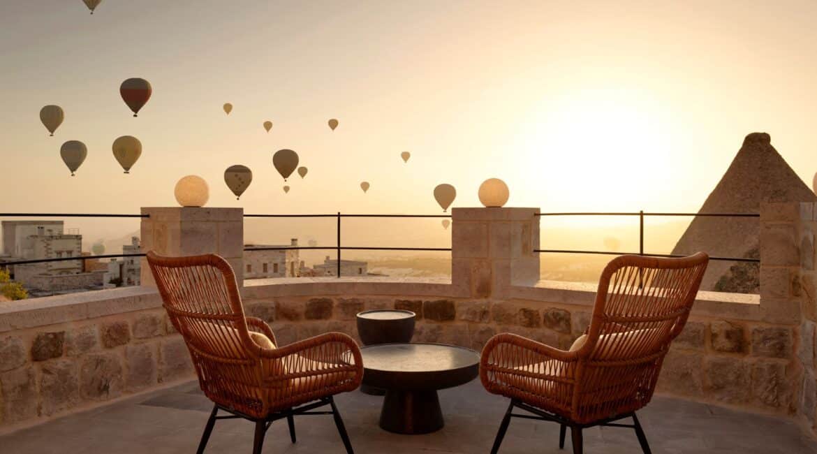 Argos in Cappadocia seating area with balloon landscape