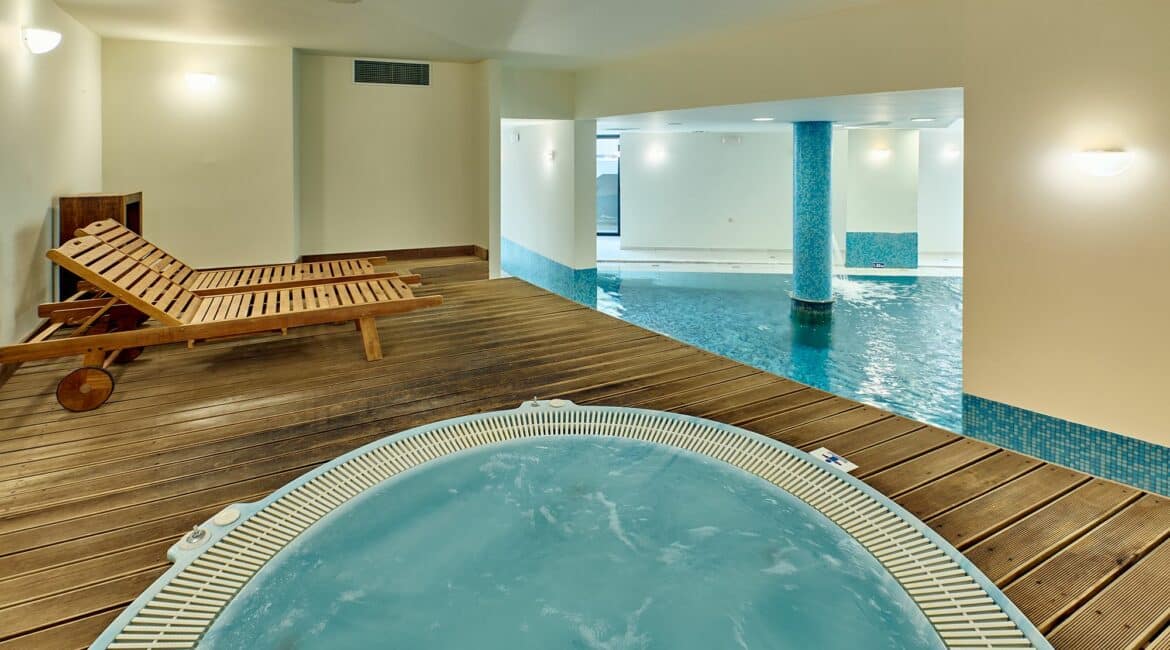 Paralos Kosta Alimia Crete jacuzzi indoor pool spa