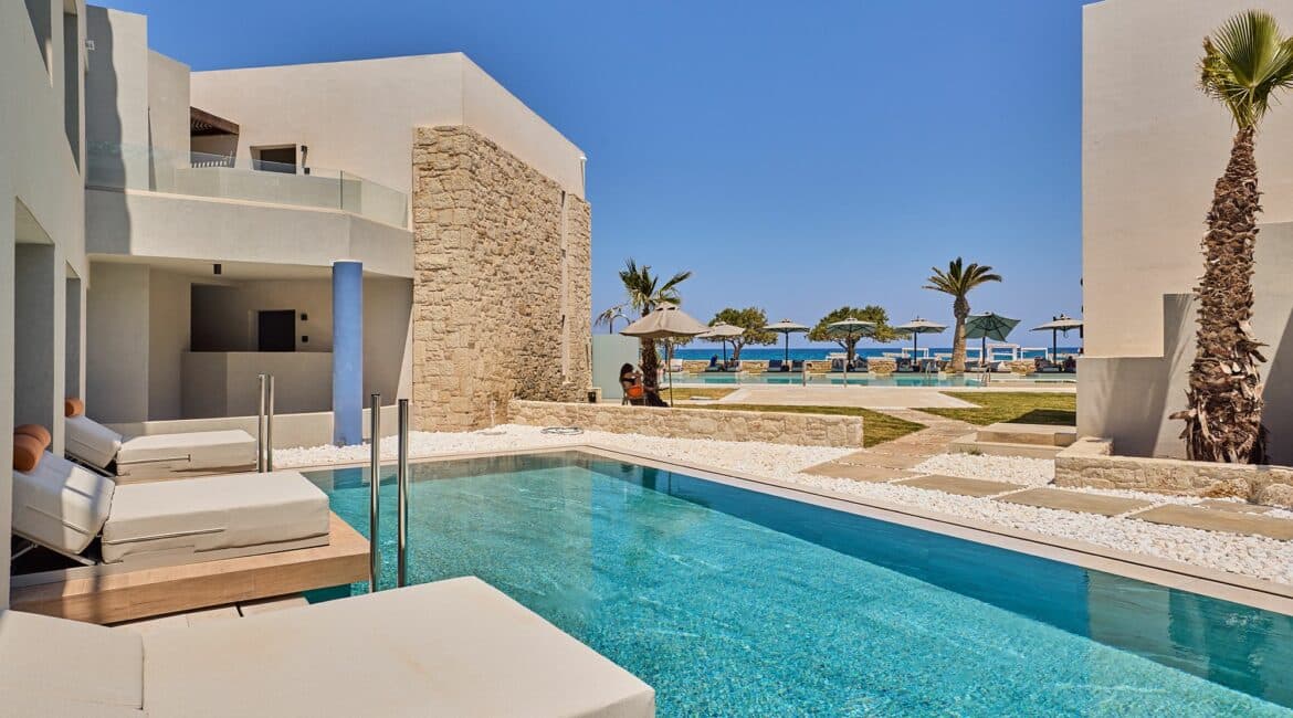 Paralos Kosta Alimia Crete swim up rooms