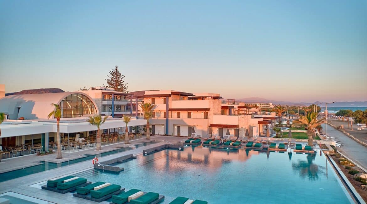 Paralos Kosta Alimia Crete swimming pool and beach