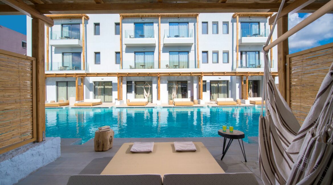 Paralos Lifestyle Beach Crete rooms with access to the pool