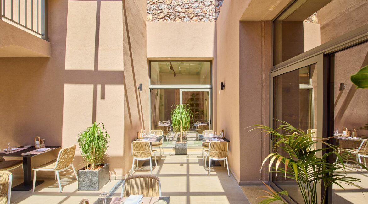 Paralos Venus Suites Crete Bio Cretan restaurant