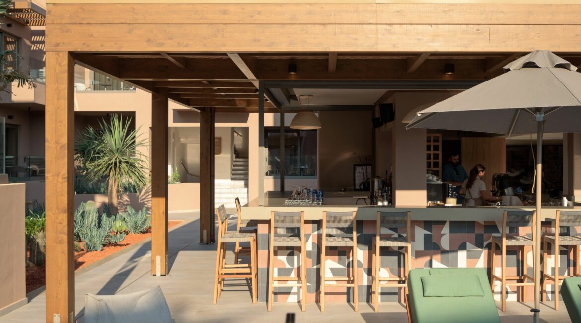 Paralos Venus Suites Crete beautiful bar adjacent to the swimming pool