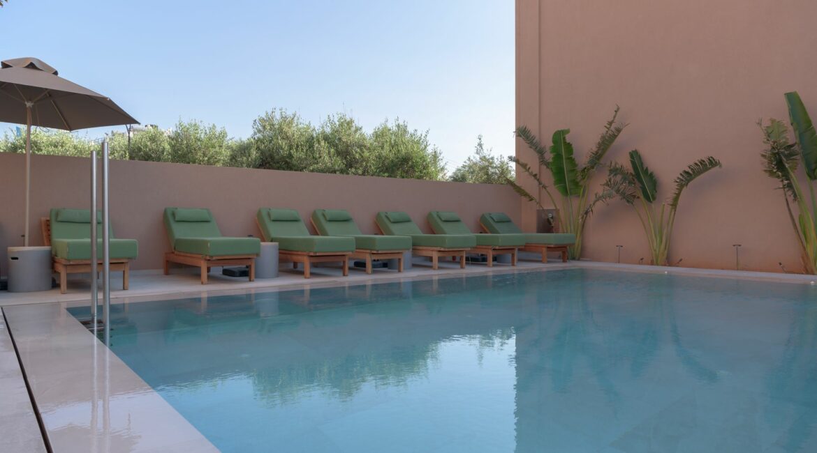 Paralos Venus Suites Crete beautiful swimming pool and comfy corners